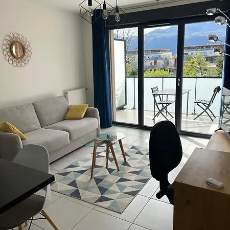 St Simond Apartment *